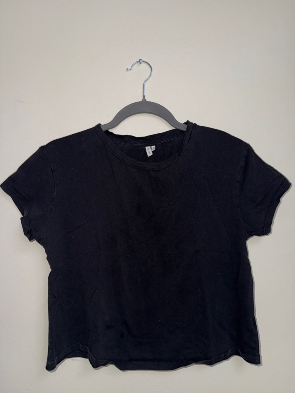 Black Short Sleeve Crewneck Tee - Classic Everyday Top